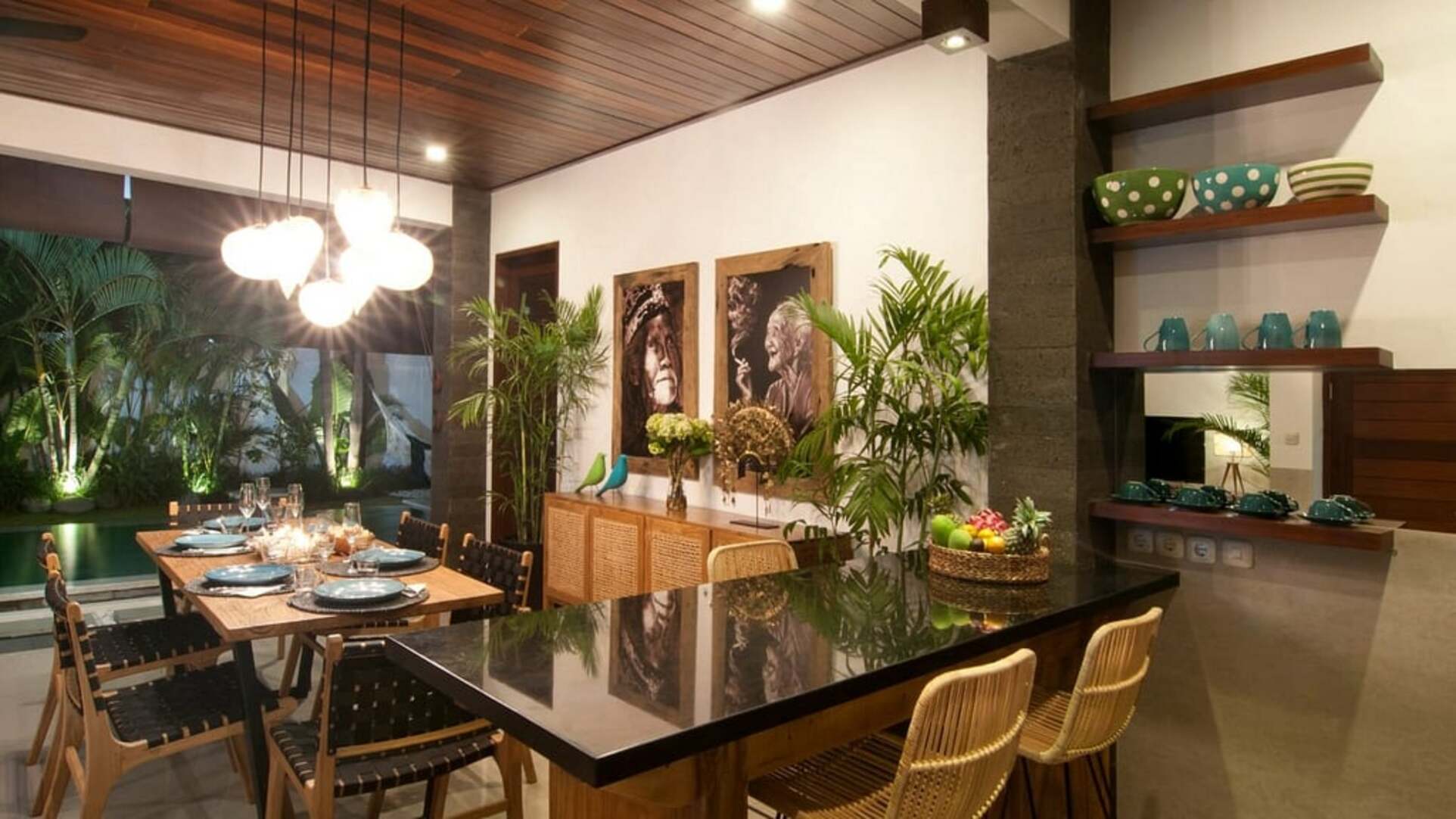 5 Star Minggu Villas – Tropical Group Escape