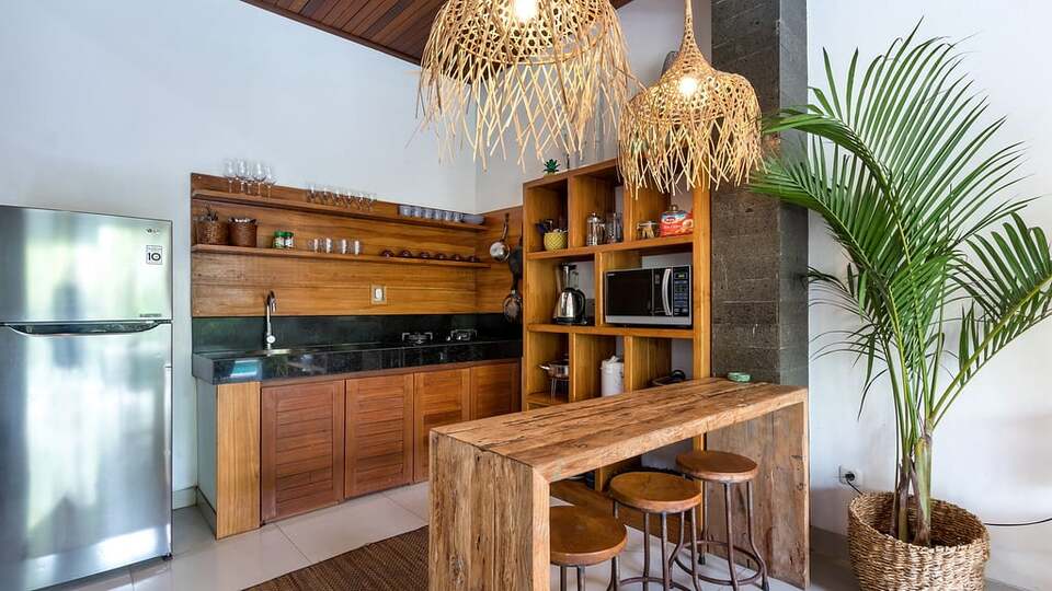 5 Star Minggu Villas – Tropical Group Escape