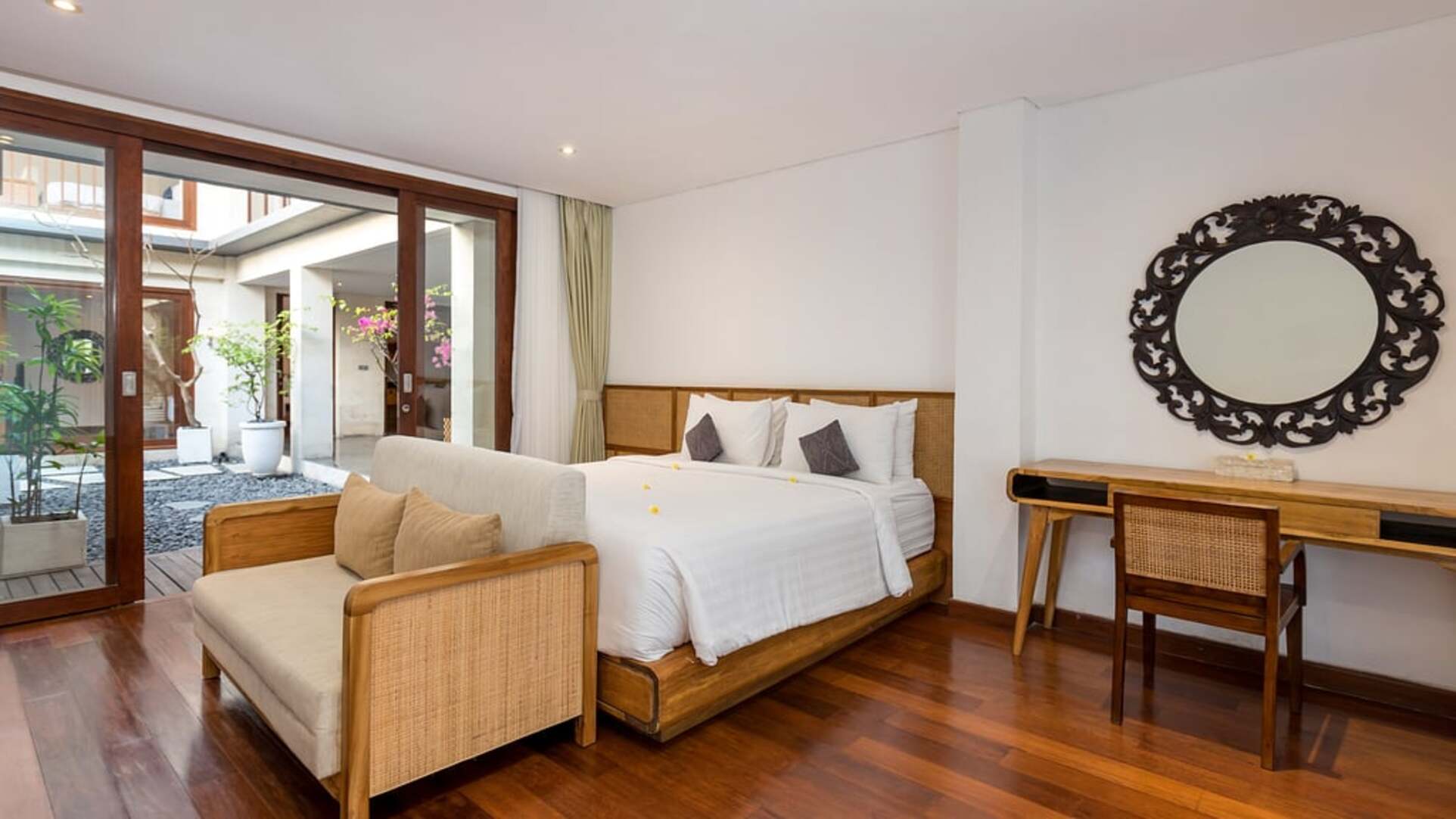 5 Star The Chand’s Three – Oceanfront Balinese Escape