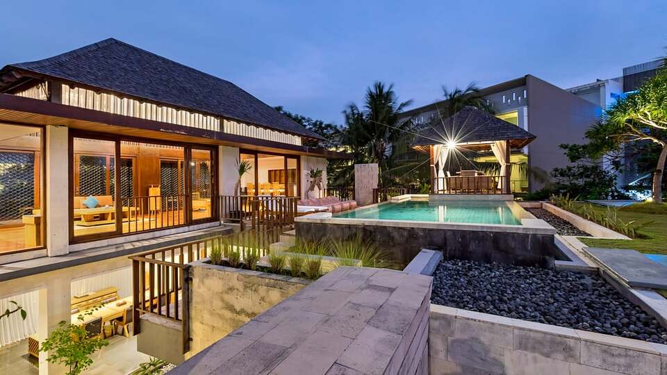 5 Star The Chand’s Three – Oceanfront Balinese Escape