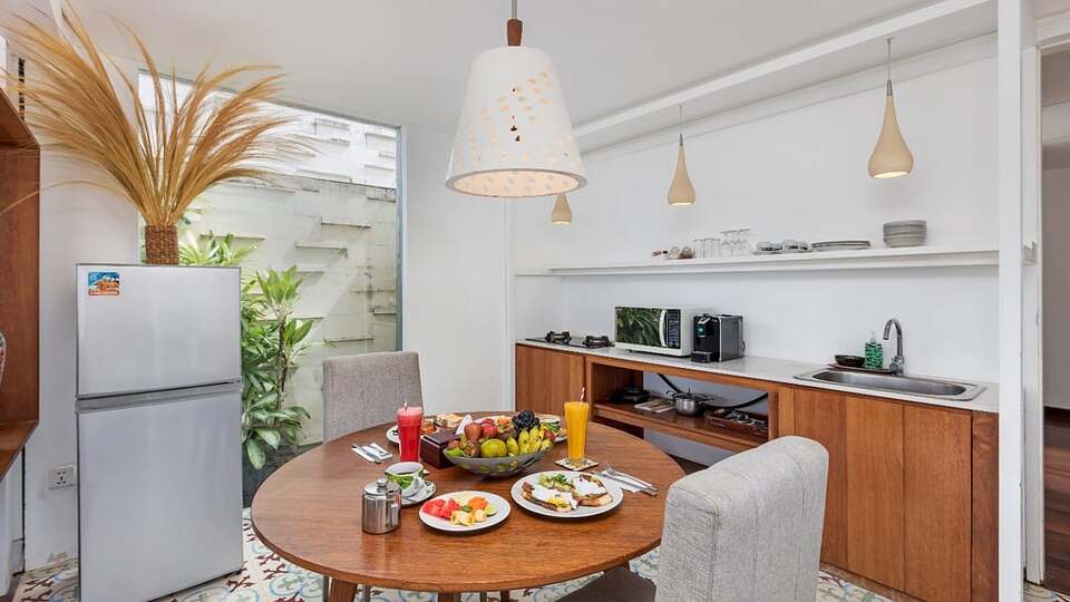 5 Star The Chand’s One – Sunset Beachfront Retreat