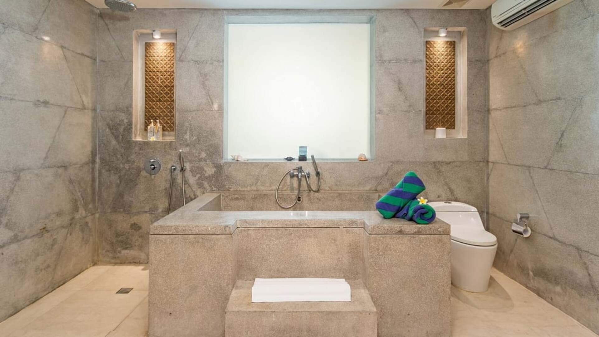 5 Star The Chand’s Estate – Exclusive Beachfront Collection