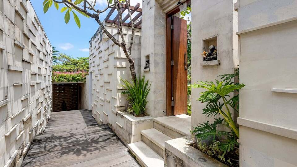 5 Star The Chand’s Estate – Exclusive Beachfront Collection