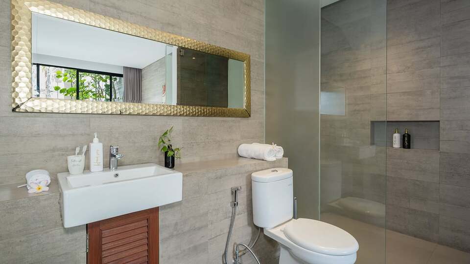 5 Star Swan Villa R – Boho Garden Escape