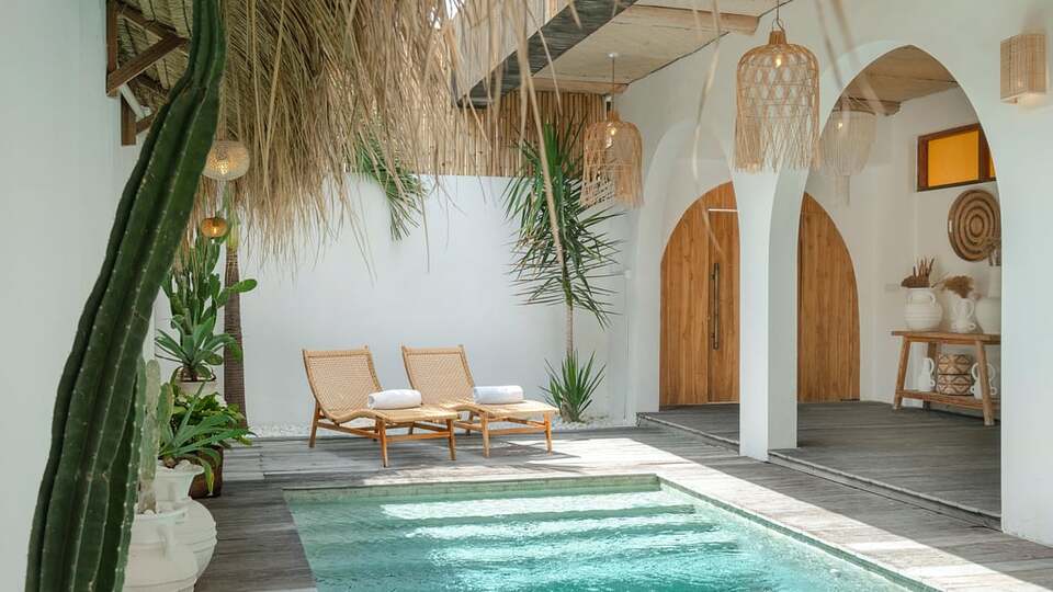 5 Star Villa Madissa – Modern Berawa Hideaway