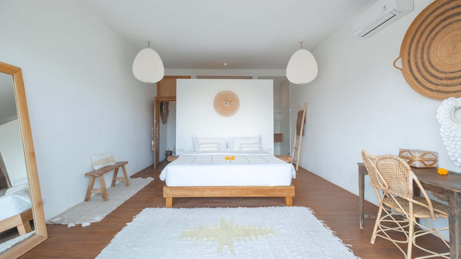 5 Star Villa Madissa – Modern Berawa Hideaway