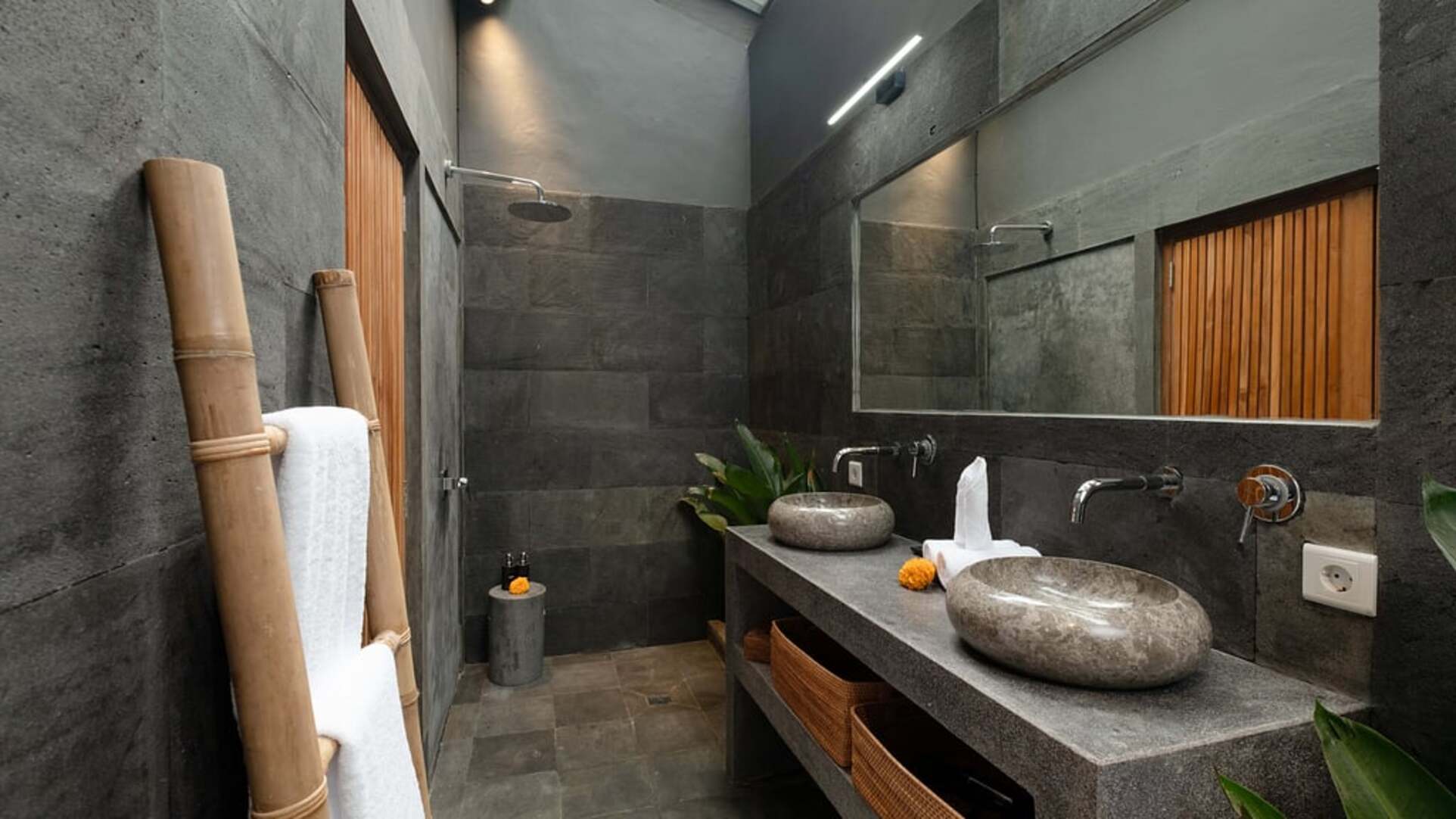5 Star Villa Alami – Seminyak Sanctuary