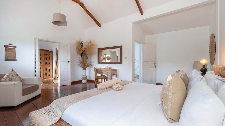 5 Star Villa Mogi – Serene Garden Escape