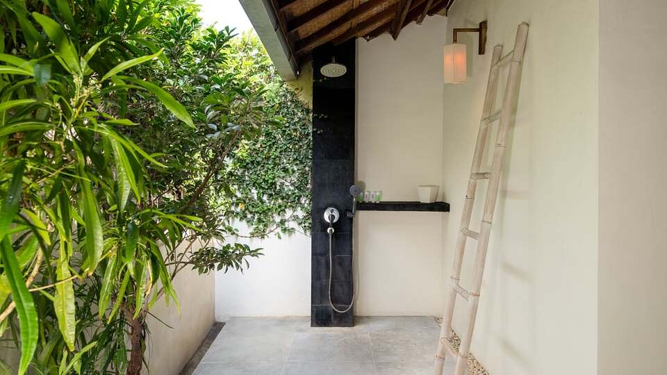 5 Star Villa Mogi – Serene Garden Escape