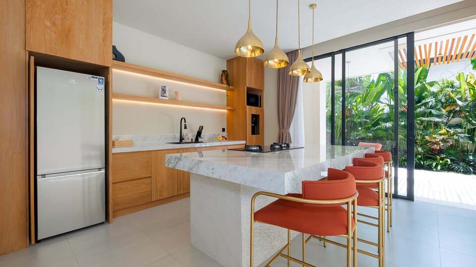 5 Star Loona Palm Seseh 2 - Modern Coastal Escape