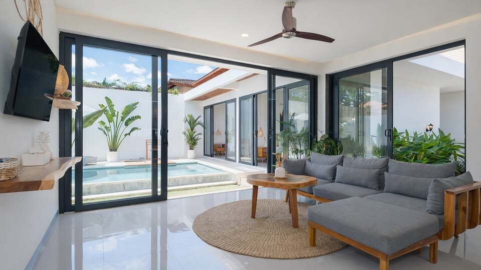 5 Star Villa Cansavina - Modern Seminyak Serenity