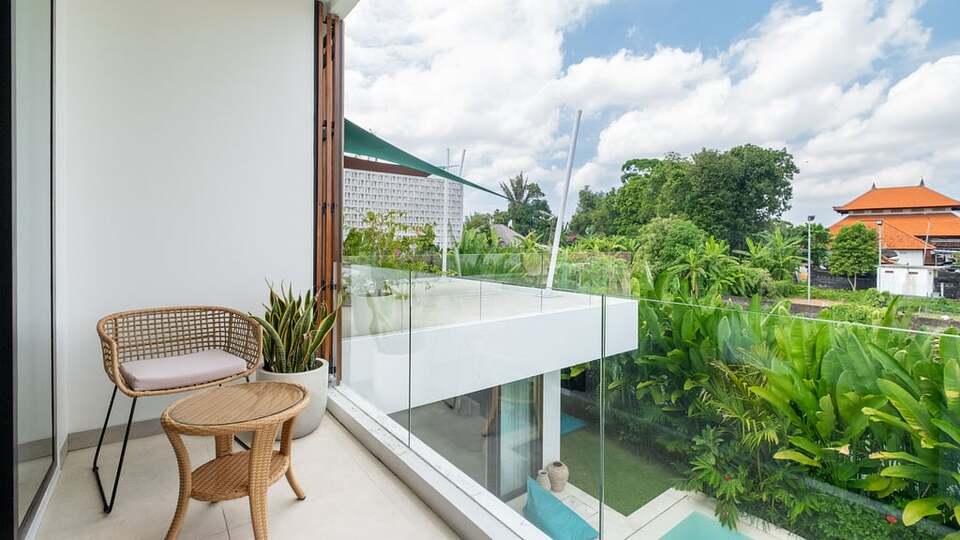 5 Star Loona Palm Canggu Estate - Contemporary Tropical Escape