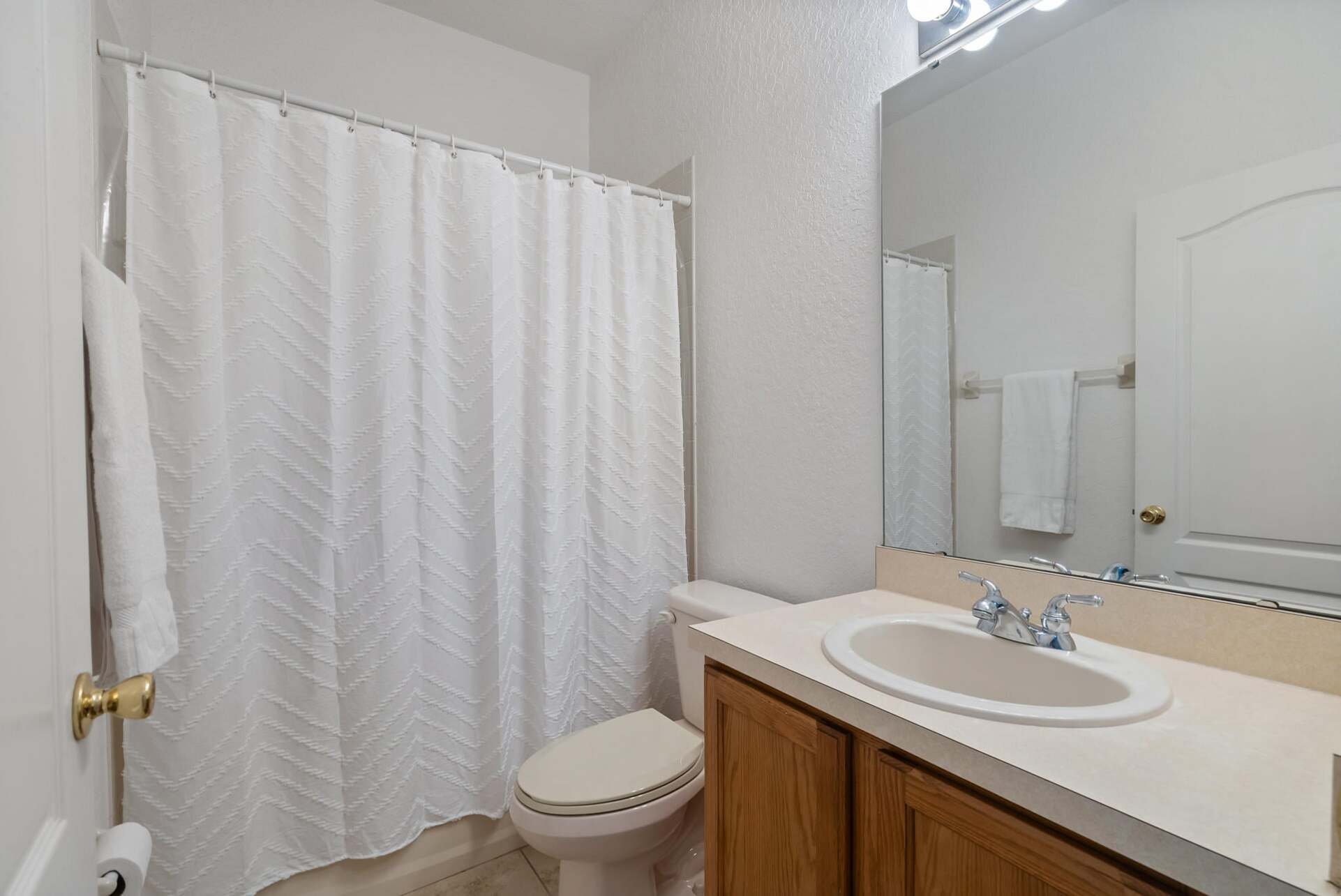 Hall Bathroom 2 Tub/Shower Combo