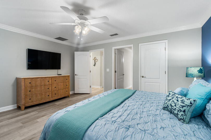 Master King Bedroom 1 Upstairs Attached Bathroom 55" TV
