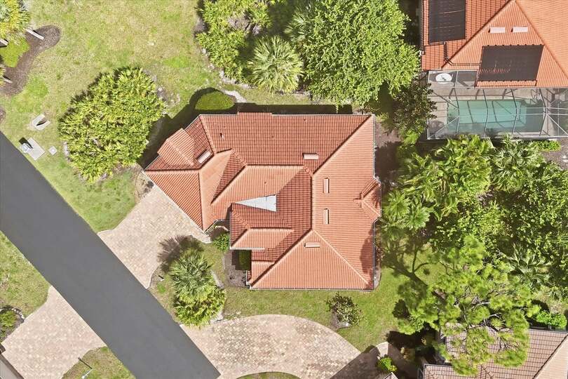 Beautiful 2 bedroom, 2 bathroom home with additional sleep space in Brunt Store Marina resort