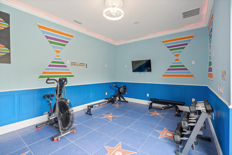 Gym 43" Roku TV