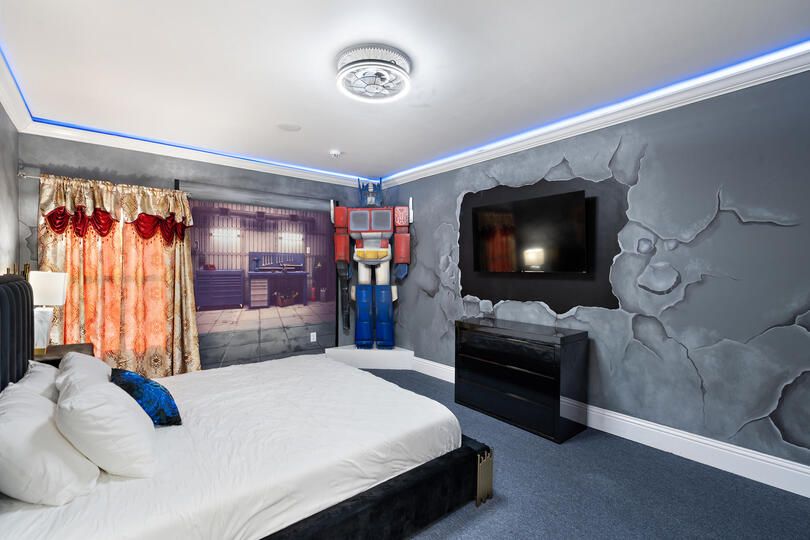 Transformers King Suite Bedroom 14 Upstairs 55" Roku TV