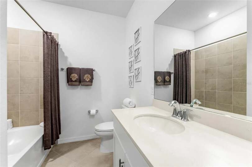 Guest bathroom with shower/tub combo