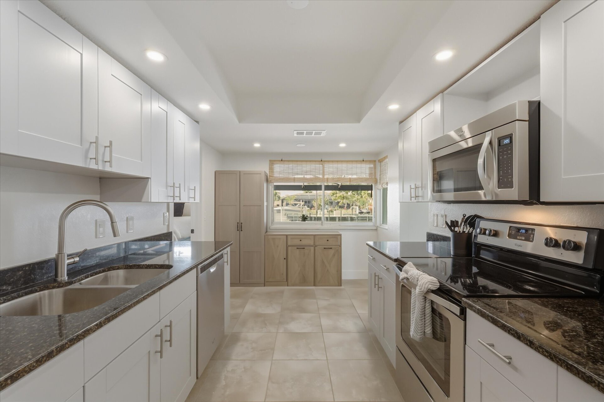 Bright, fully-equipped kitchen