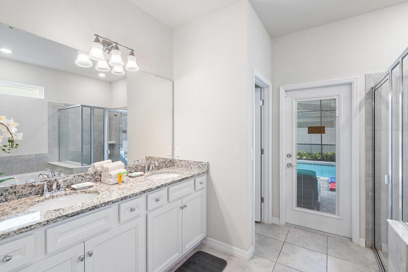 Master King Bathroom 1 Downstairs Tub & Shower Door To Pool