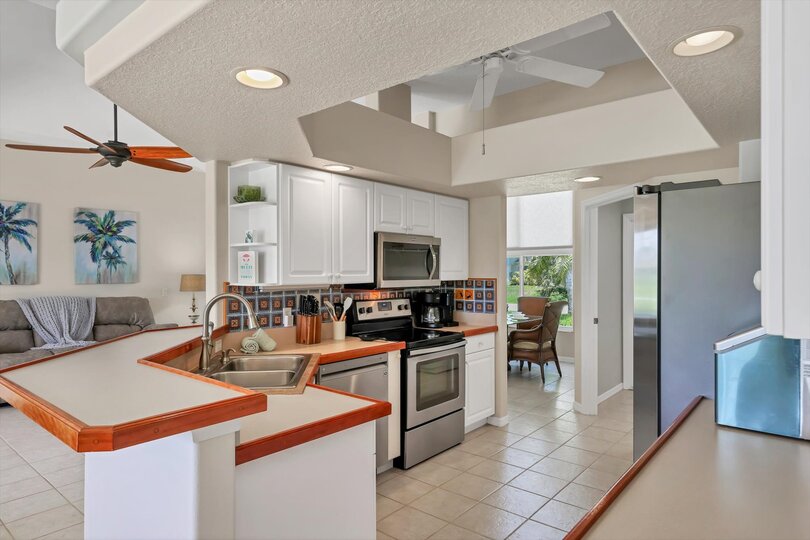 Fully-equipped kitchen