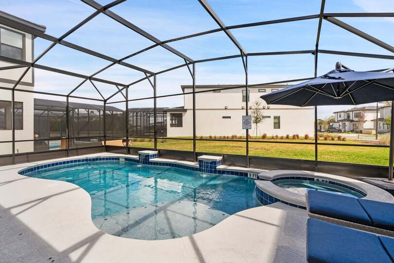 Pool / Spa Faces South East