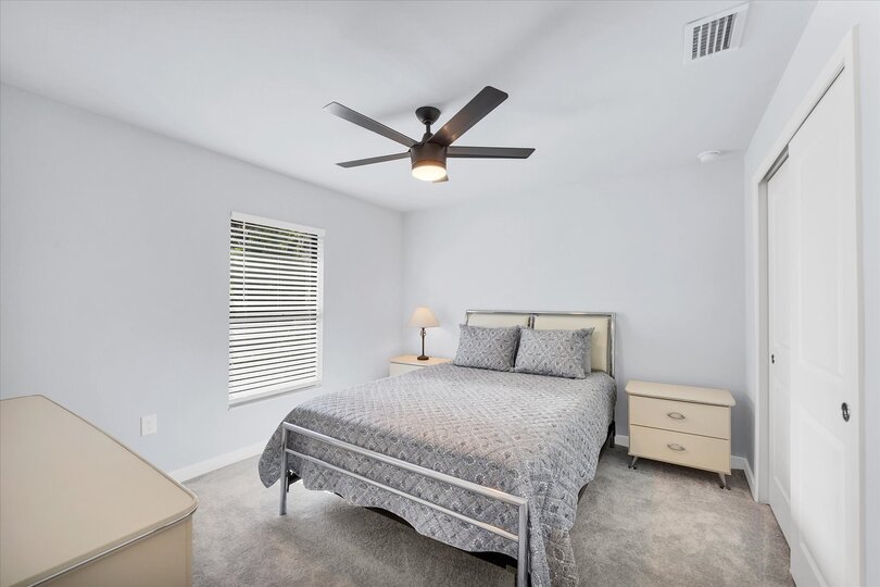 Guest bedroom 2 with queen bed