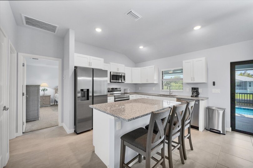 Fully-equipped kitchen