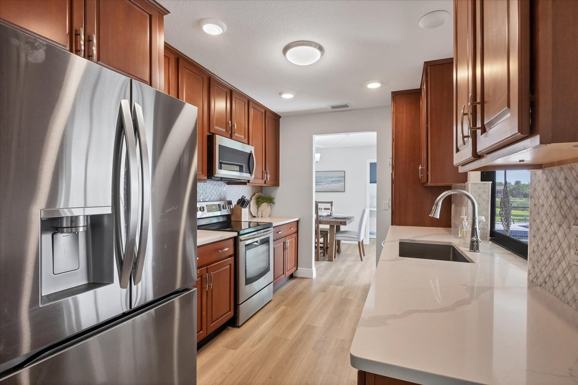 Bright, fully-equipped kitchen