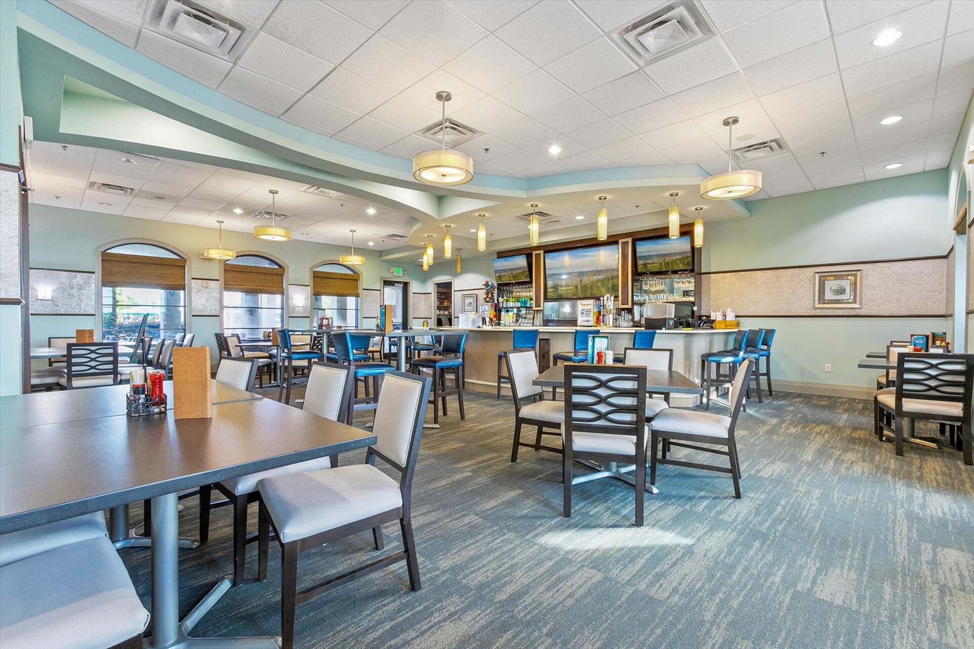 Oasis Restaurant and Bar
