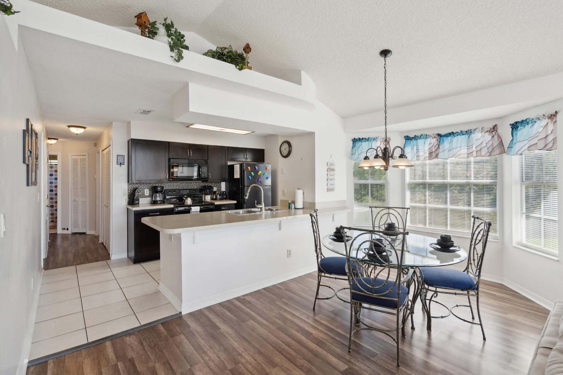 Kitchen / Dining