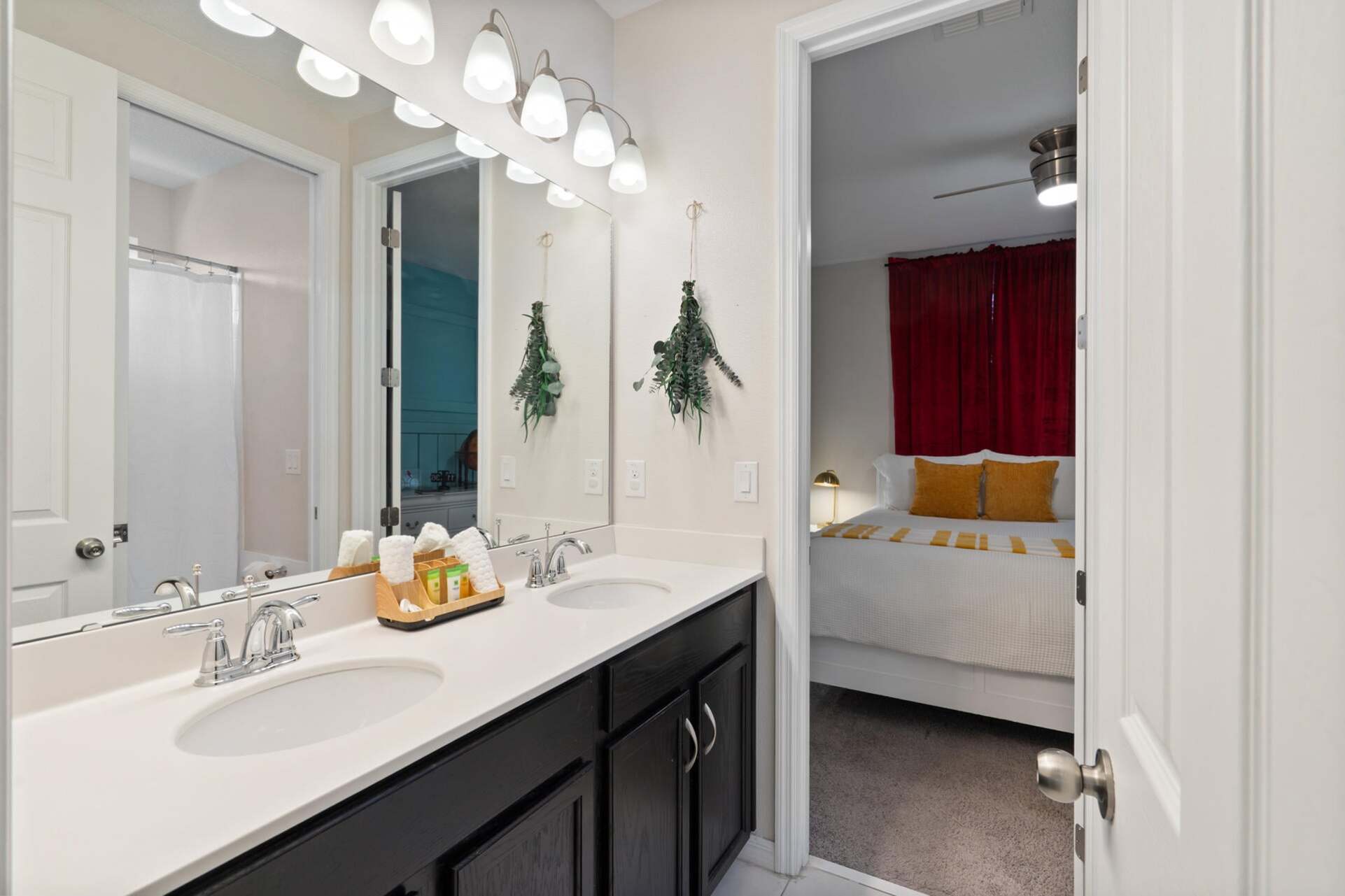 Jack N Jill Bathroom Upstairs 3 Tub/Shower Combo