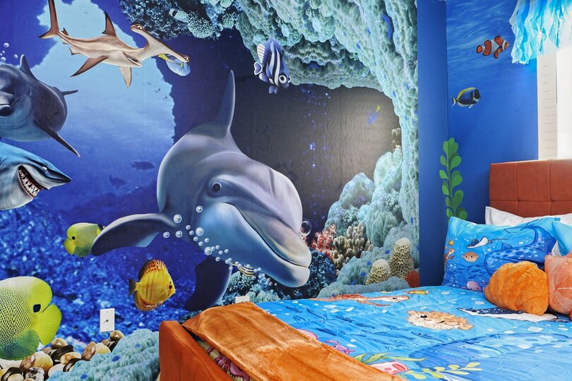 Stunning 10 Bedroom Home in Davenport, 6705