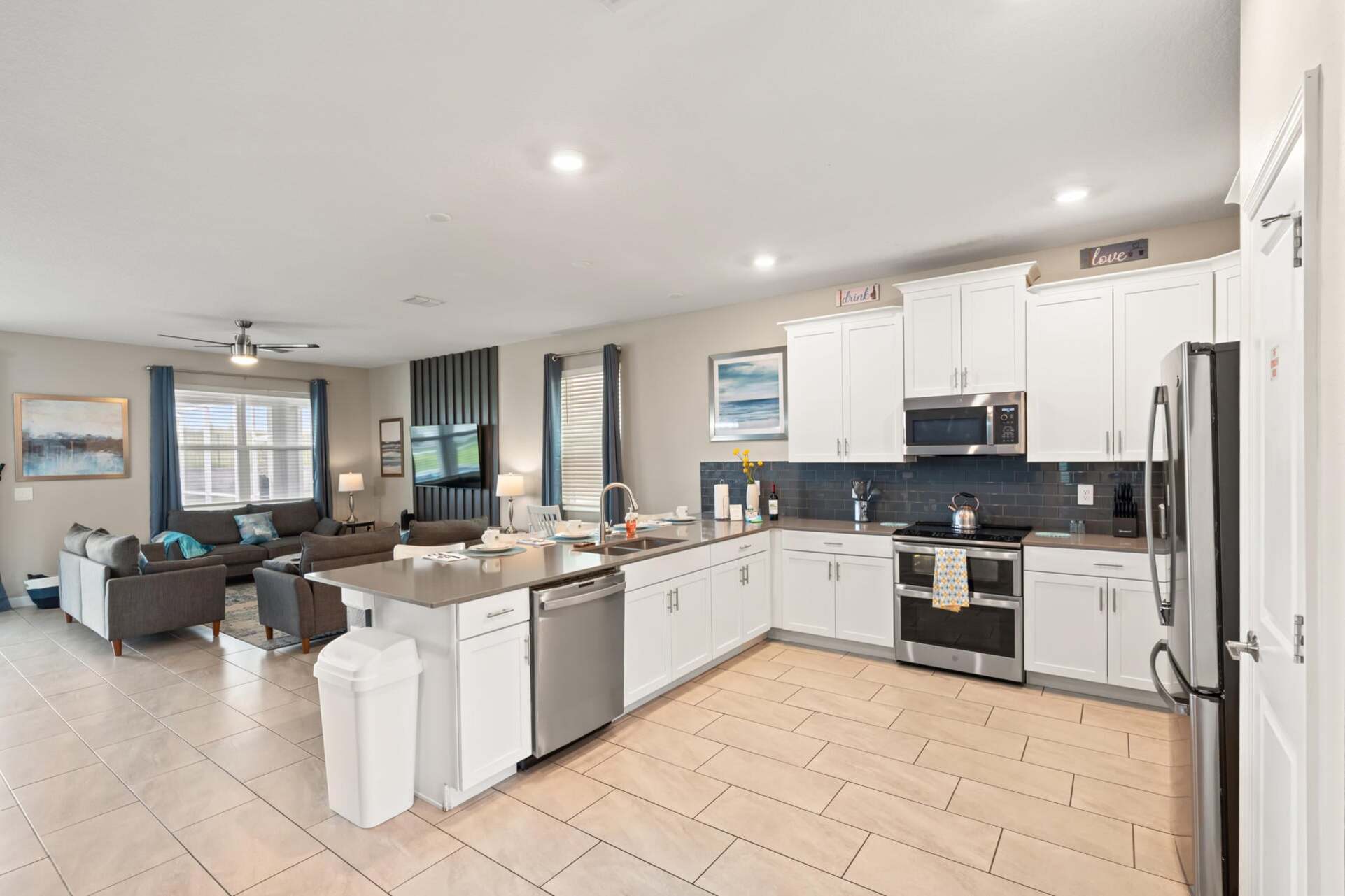 Living / Kitchen