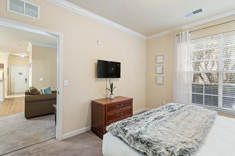 Queen Bedroom 2 32" TV
