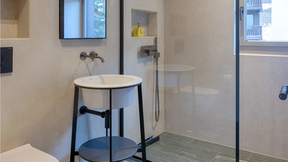 Elegant Mountain Lodge with Private Lift Access
