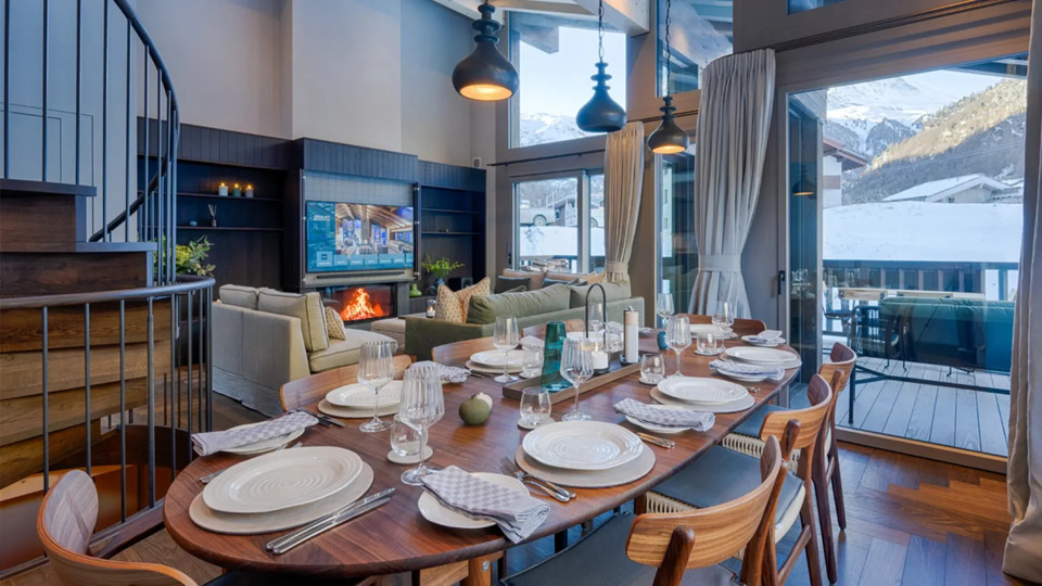 Elegant Mountain Lodge with Private Lift Access