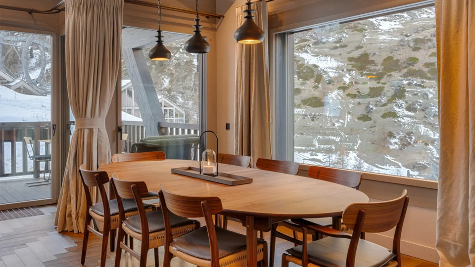 Elegant Mountain Lodge with Private Lift Access