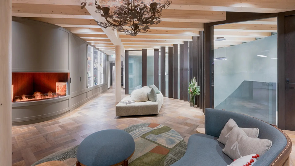 Elegant Mountain Lodge with Private Lift Access